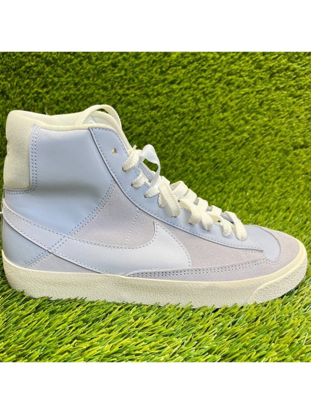 Nike Blazer Mid '77 SE Girls Size 7Y Blue Gray Running Basketball Shoes Sneakers